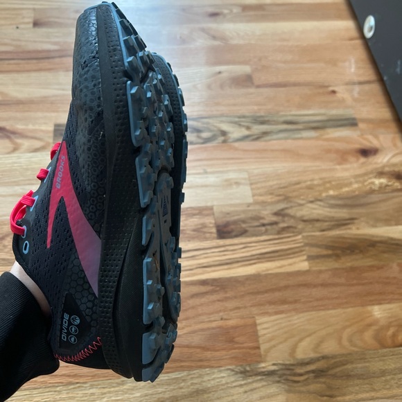 Brooks Divide 3 - Picture 2 of 5